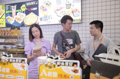 馋掉牙街头薯仔，既是小吃也是主食，轻松引领健康轻食代