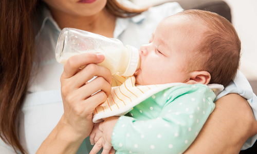 生牛乳、乳糖对于婴儿奶粉来说意味着什么，国际妈咪详细解析
