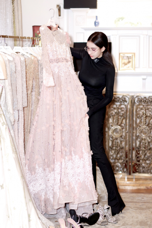 IBL YEUNG发布2023年高定系列--“Enjoy Your Life”享受当下美好生活