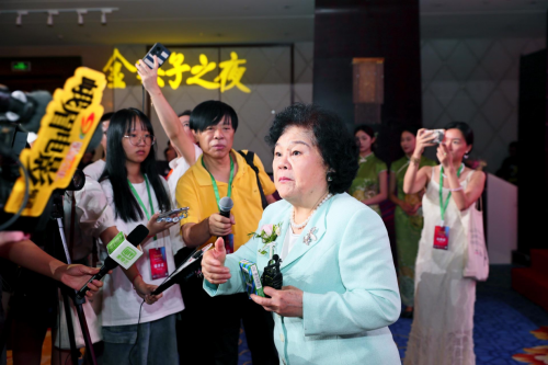 金嗓子之夜·中央民族乐团音乐会发布会盛典在成都锦江宾馆隆重举行